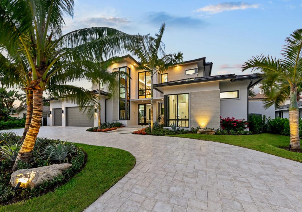 Coconut Palm Estate-Brand New Custom Build — image 5